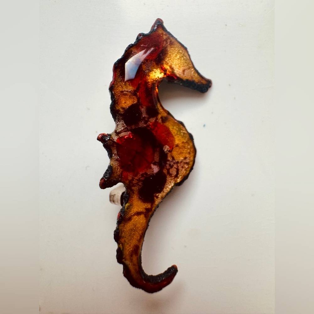 Sweet Seahorse Pendant - Red and copper